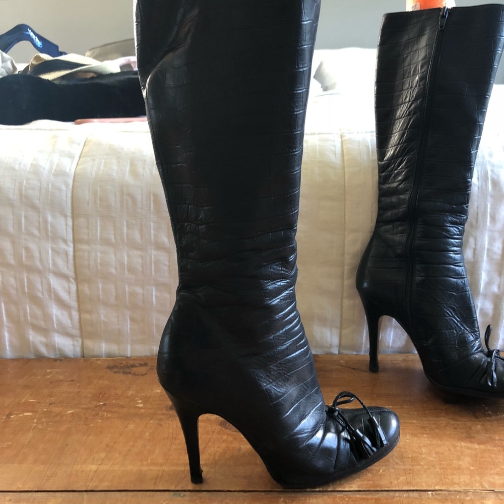 HOT!! Hot boots at an absolute steal!